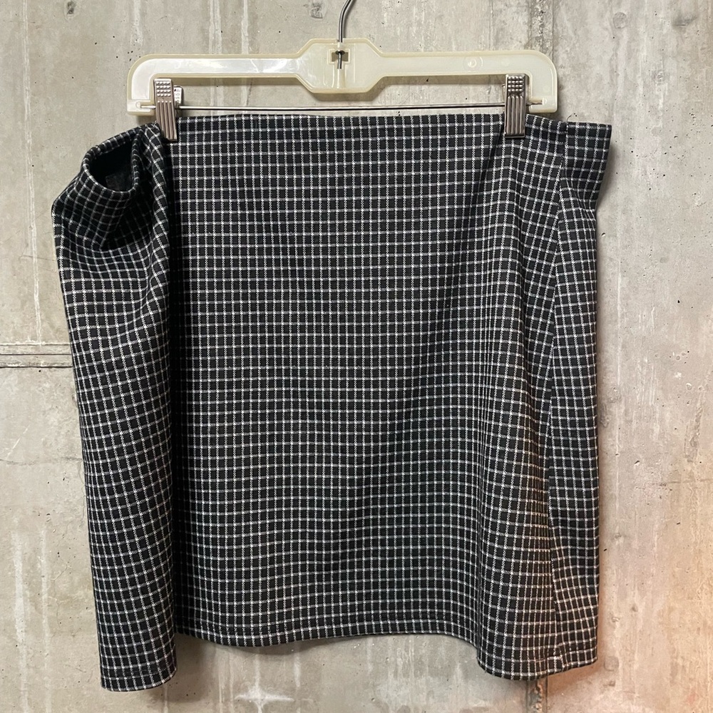 From Rachel Black and White Checkered Skirt